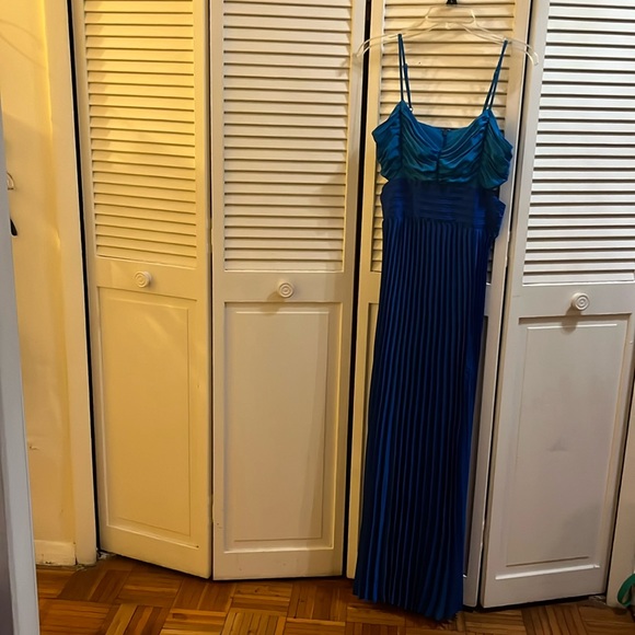 Express Dresses & Skirts - Express Spaghetti Straps Sleeveless Accordion Pleats Cut Out Maxi Dress Size S